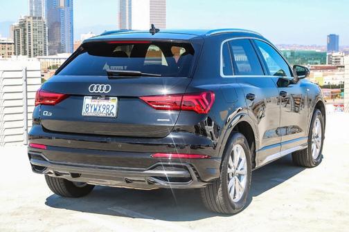 2022 Audi Q3 45 S line Premium