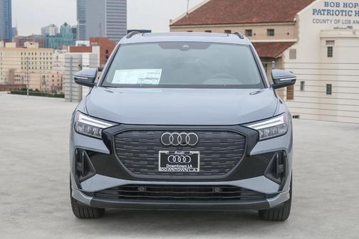 2025 Audi Q4 e-tron 55 quattro Premium