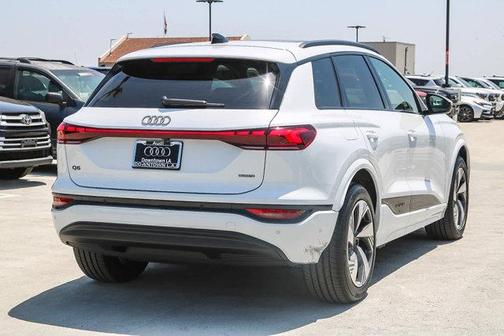 2025 Audi Q6 e-tron Premium