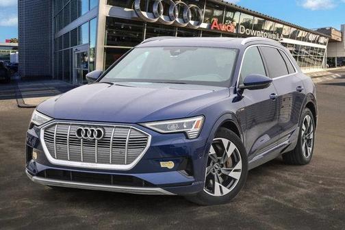 2022 Audi e-tron Premium Plus