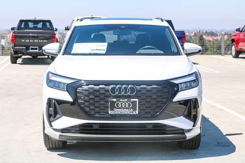 2025 Audi Q4 e-tron 55 quattro Premium