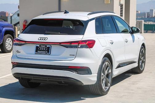 2025 Audi Q4 e-tron 55 quattro Premium