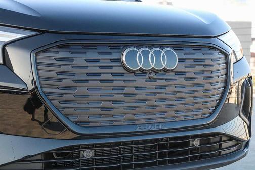 2025 Audi Q4 e-tron 55 quattro Premium