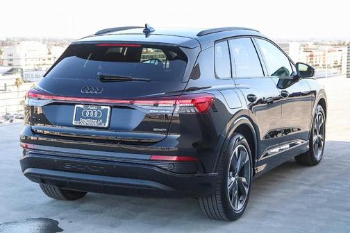 2025 Audi Q4 e-tron 55 quattro Premium