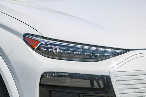 2025 Audi Q6 e-tron Premium