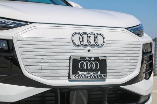 2025 Audi Q6 e-tron Premium