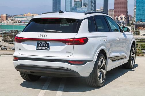 2025 Audi Q6 e-tron Premium