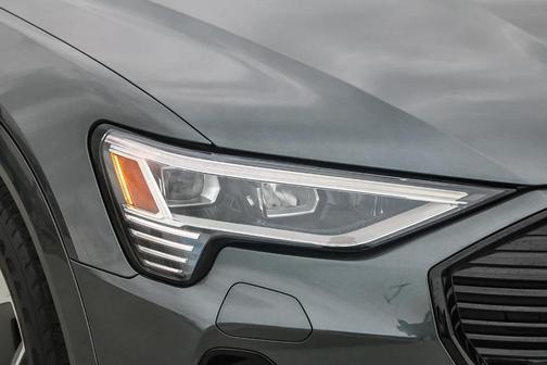 2021 Audi e-tron Premium Plus