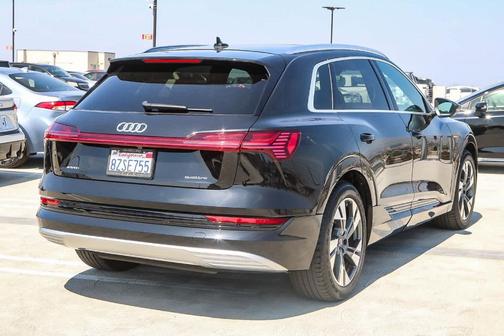 2022 Audi e-tron Premium