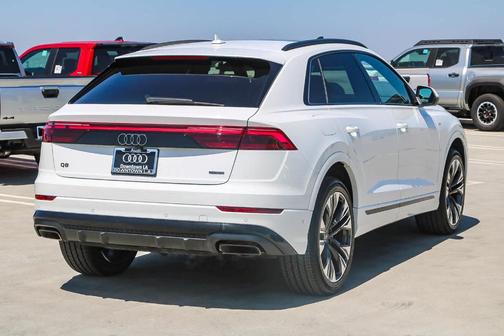2025 Audi Q8 Premium Plus