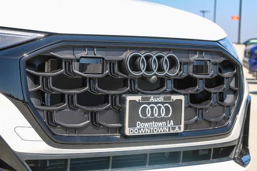 2025 Audi Q8 Premium Plus