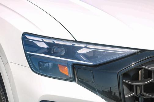 2025 Audi Q8 Premium Plus