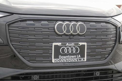 2025 Audi Q4 e-tron 55 quattro Premium