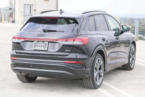 2025 Audi Q4 e-tron 55 quattro Premium