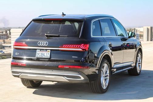 2022 Audi Q7 55 Premium Plus