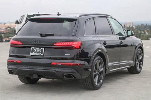 2025 Audi Q7 55 Premium Plus