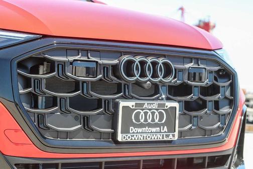 2025 Audi Q8 Premium Plus