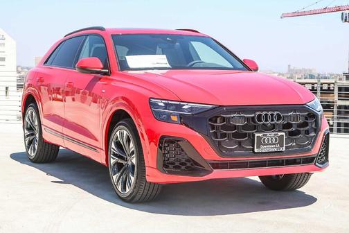 2025 Audi Q8 Premium Plus