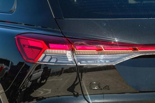 2024 Audi Q4 e-tron 55 quattro Premium