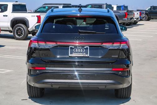 2024 Audi Q4 e-tron 55 quattro Premium