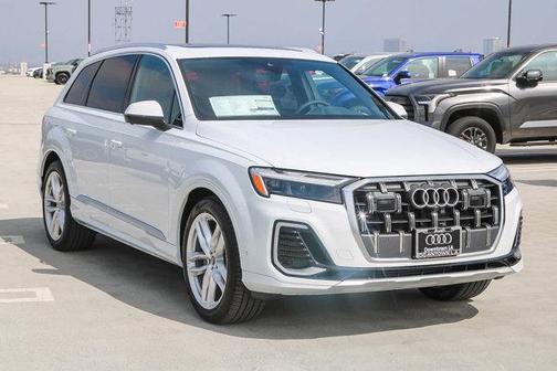 2025 Audi Q7 55 Premium Plus