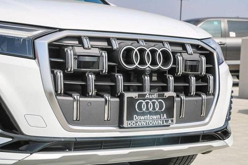 2025 Audi Q7 55 Premium Plus