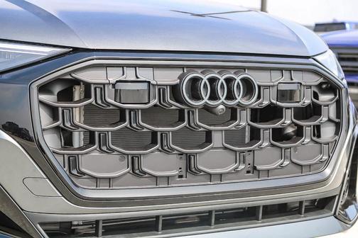 2025 Audi Q8 Premium Plus