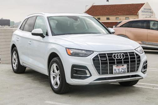 2024 Audi Q5 40 Premium