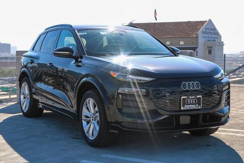 2025 Audi Q6 e-tron Premium