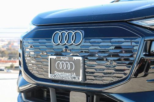 2025 Audi Q6 e-tron Premium
