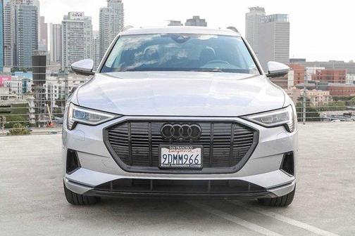 2022 Audi e-tron Premium Plus