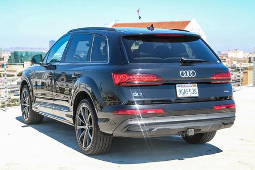 2023 Audi Q7 55 Premium Plus