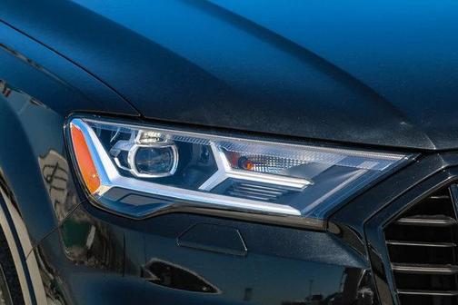 2023 Audi Q7 55 Premium Plus