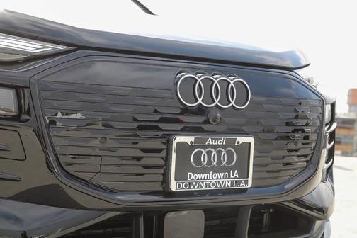 2025 Audi Q6 e-tron Premium