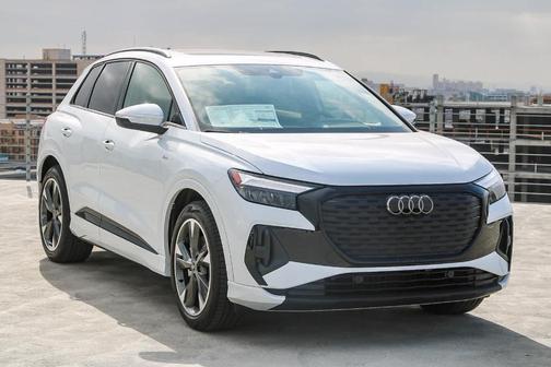 2025 Audi Q4 e-tron 55 quattro Premium