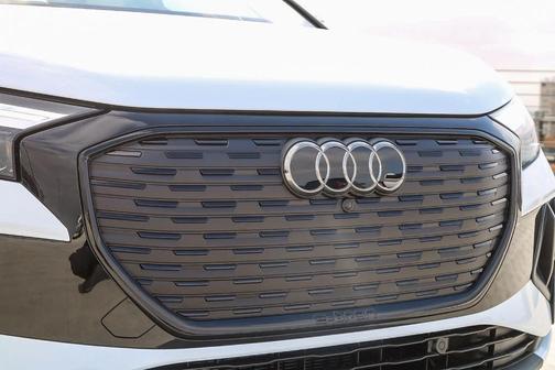 2025 Audi Q4 e-tron 55 quattro Premium