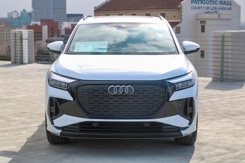 2025 Audi Q4 e-tron 55 quattro Premium