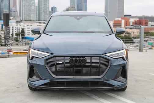 2023 Audi e-tron S line Premium