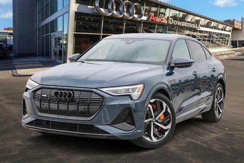2023 Audi e-tron S line Premium