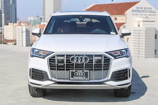2022 Audi Q7 45 Premium Plus