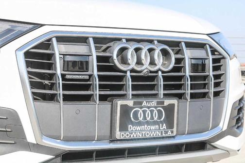 2022 Audi Q7 45 Premium Plus