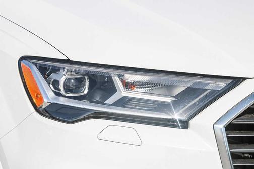 2022 Audi Q7 45 Premium Plus
