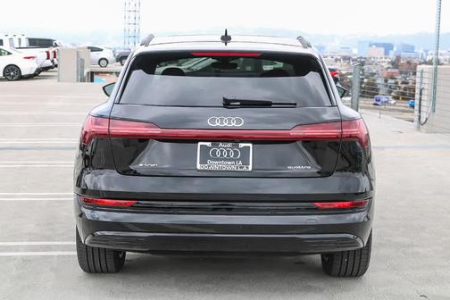 2022 Audi e-tron Premium