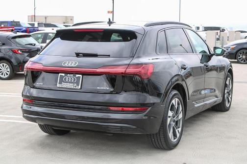 2022 Audi e-tron Premium