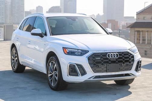 2022 Audi Q5 45 S line Premium Plus