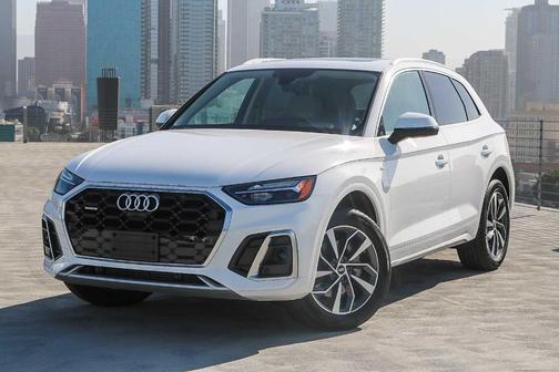 2022 Audi Q5 45 S line Premium Plus