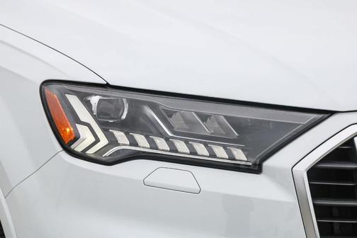 2023 Audi Q7 55 Premium Plus