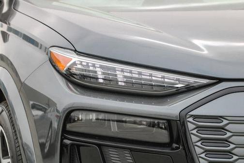 2025 Audi SQ6 e-tron Premium