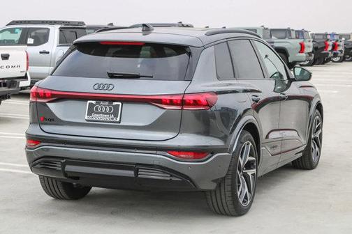 2025 Audi SQ6 e-tron Premium
