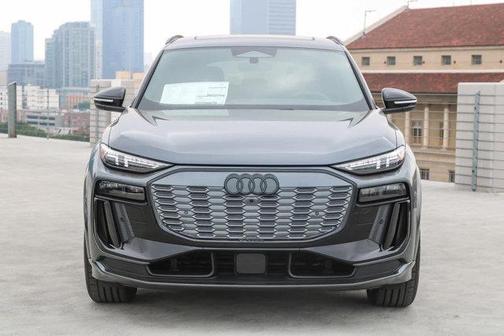 2025 Audi SQ6 e-tron Premium